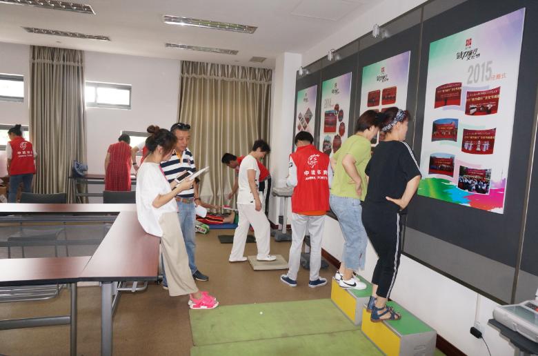 上海市社區(qū)<a href=http://www.wwwyw99966.com target=_blank class=infotextkey>健身</a>俱樂部