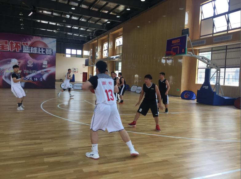 上海市社區(qū)<a href=http://www.wwwyw99966.com target=_blank class=infotextkey>健身</a>俱樂(lè)部 上海市社區(qū)<a href=http://www.wwwyw99966.com target=_blank class=infotextkey>健身</a>俱樂(lè)部