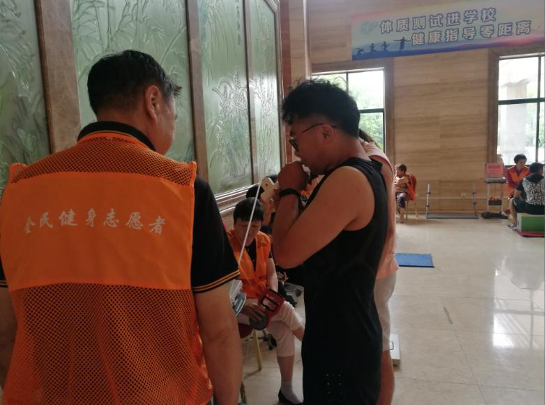 上海市社區(qū)<a href=http://www.wwwyw99966.com target=_blank class=infotextkey>健身</a>俱樂部