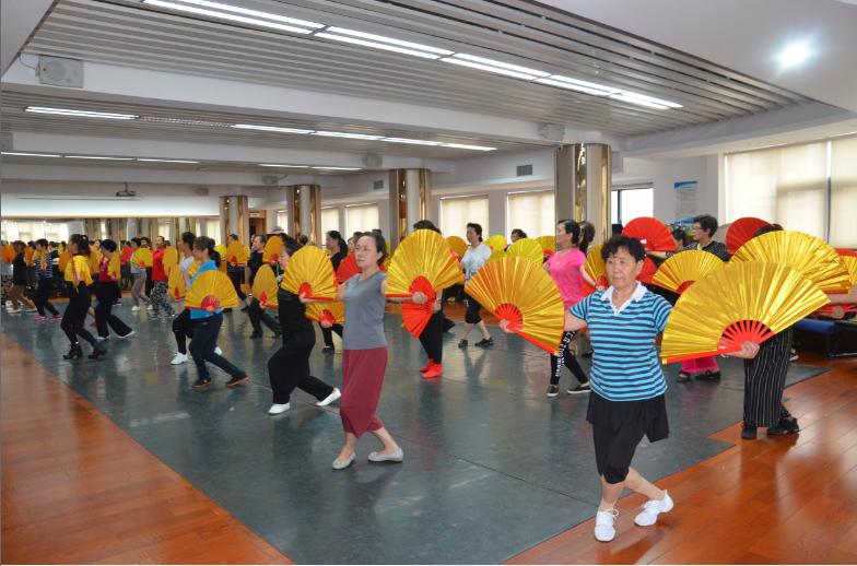 上海市社區(qū)<a href=http://www.wwwyw99966.com target=_blank class=infotextkey>健身</a>俱樂(lè)部 上海市社區(qū)<a href=http://www.wwwyw99966.com target=_blank class=infotextkey>健身</a>俱樂(lè)部