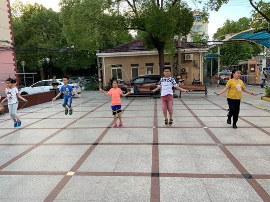 上海市社區(qū)<a href=http://www.wwwyw99966.com target=_blank class=infotextkey>健身</a>俱樂部