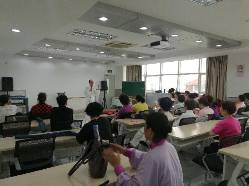 上海市社區(qū)<a href=http://www.wwwyw99966.com target=_blank class=infotextkey>健身</a>俱樂部