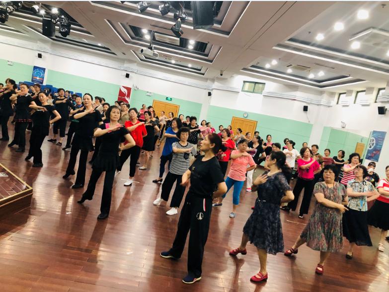 上海市社區(qū)<a href=http://www.wwwyw99966.com target=_blank class=infotextkey>健身</a>俱樂部