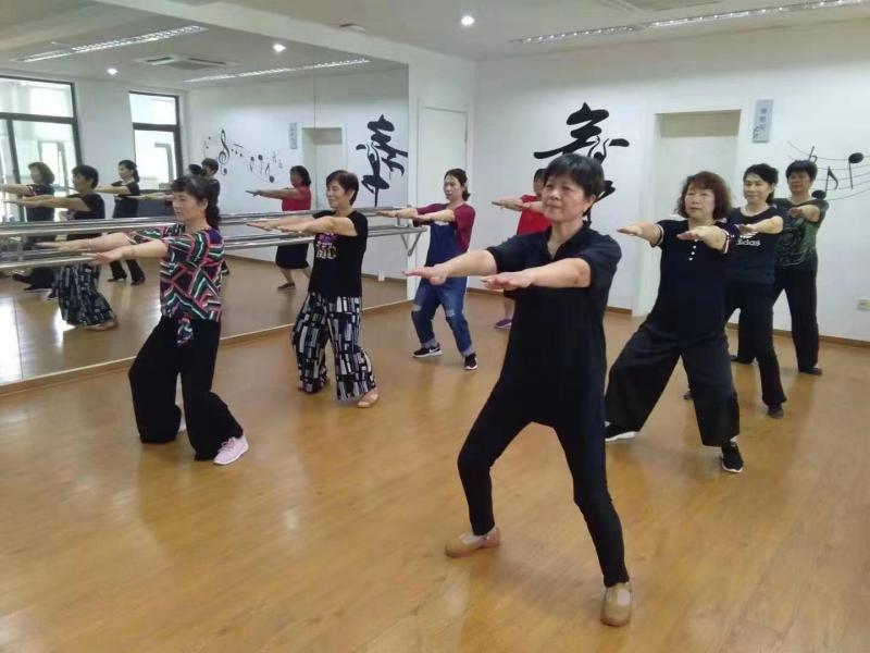 上海市社區(qū)<a href=http://www.wwwyw99966.com target=_blank class=infotextkey>健身</a>俱樂部