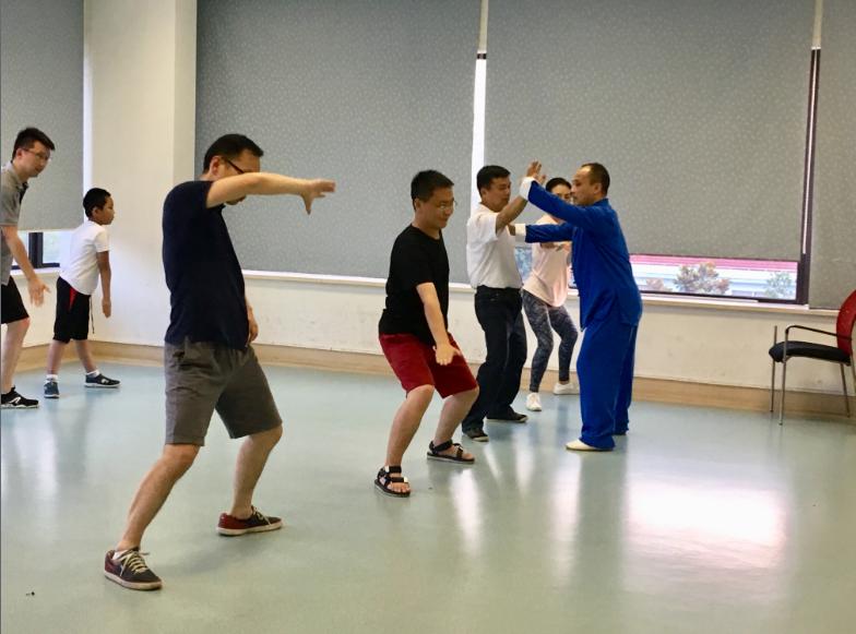 上海市社區(qū)<a href=http://www.wwwyw99966.com target=_blank class=infotextkey>健身</a>俱樂(lè)部 上海市社區(qū)<a href=http://www.wwwyw99966.com target=_blank class=infotextkey>健身</a>俱樂(lè)部