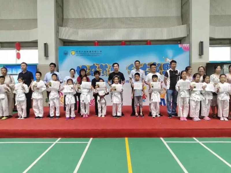 上海市社區(qū)<a href=http://www.wwwyw99966.com target=_blank class=infotextkey>健身</a>俱樂部