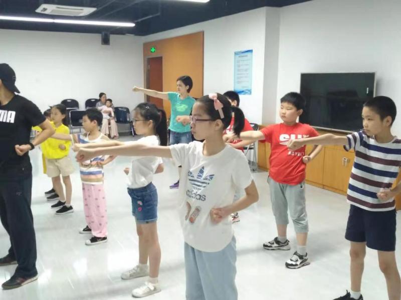 上海市社區(qū)<a href=http://www.wwwyw99966.com target=_blank class=infotextkey>健身</a>俱樂部