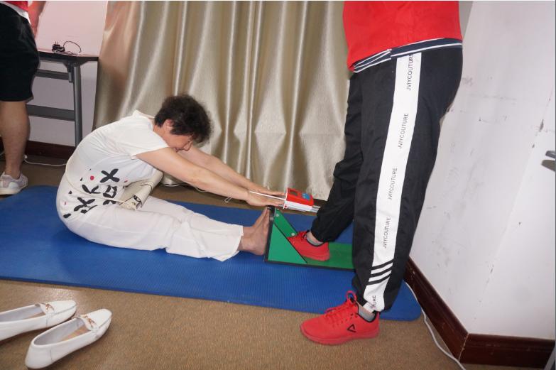 上海市社區(qū)<a href=http://www.wwwyw99966.com target=_blank class=infotextkey>健身</a>俱樂部