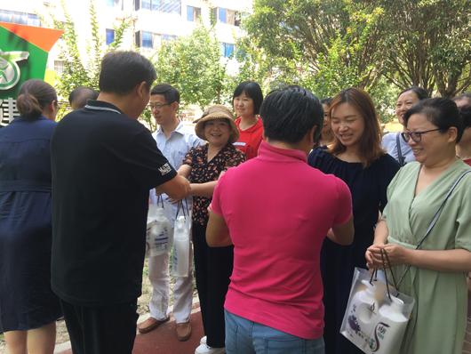 上海市社區(qū)<a href=http://www.wwwyw99966.com target=_blank class=infotextkey>健身</a>俱樂部