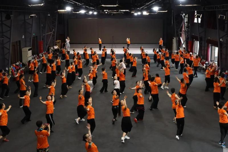 上海市社區(qū)<a href=http://www.wwwyw99966.com target=_blank class=infotextkey>健身</a>俱樂部