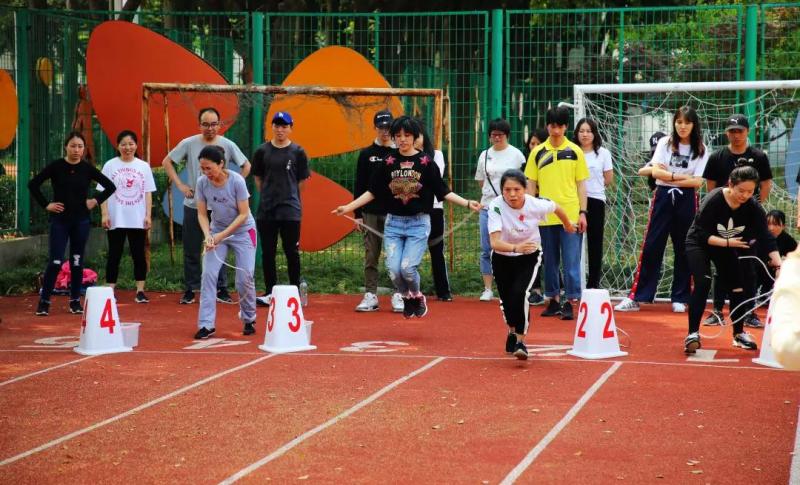 上海市社區(qū)<a href=http://www.wwwyw99966.com target=_blank class=infotextkey>健身</a>俱樂部