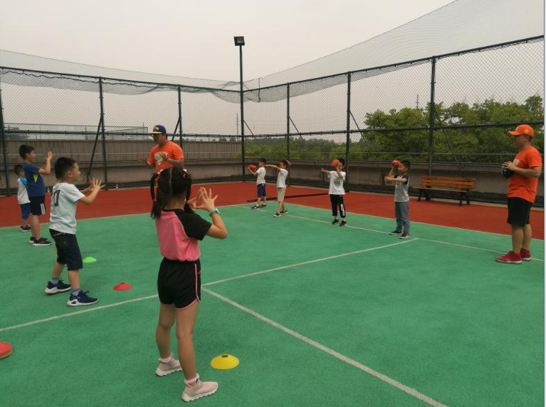 上海市社區(qū)<a href=http://www.wwwyw99966.com target=_blank class=infotextkey>健身</a>俱樂(lè)部