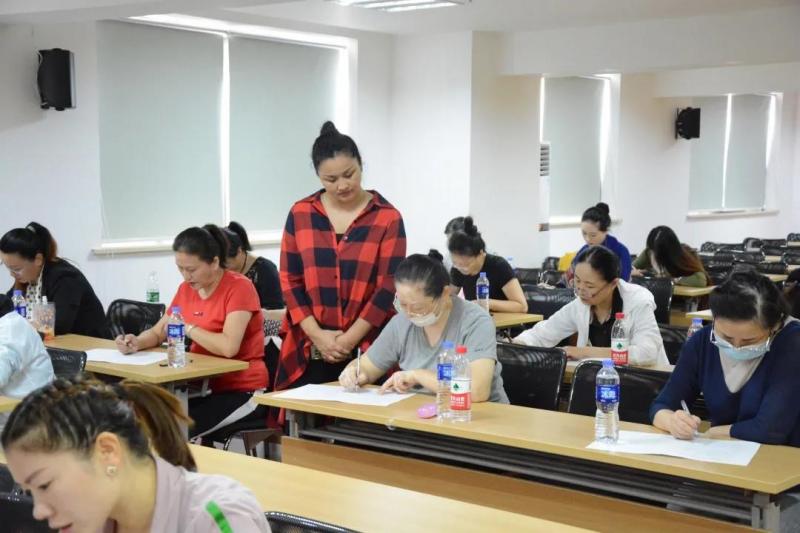 上海市社區(qū)<a href=http://www.wwwyw99966.com target=_blank class=infotextkey>健身</a>俱樂部