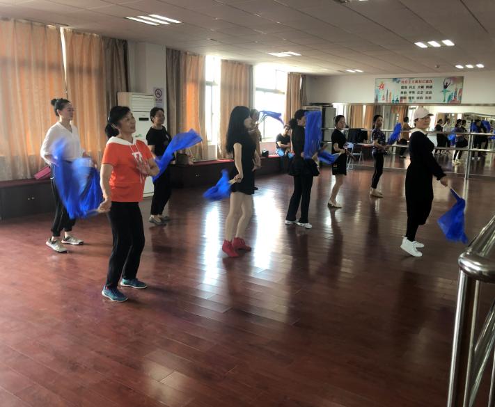 上海市社區(qū)<a href=http://www.wwwyw99966.com target=_blank class=infotextkey>健身</a>俱樂(lè)部