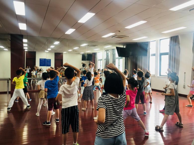 上海市社區(qū)<a href=http://www.wwwyw99966.com target=_blank class=infotextkey>健身</a>俱樂部