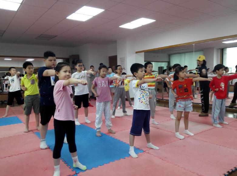 上海市社區(qū)<a href=http://www.wwwyw99966.com target=_blank class=infotextkey>健身</a>俱樂部