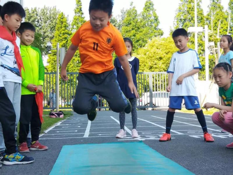 上海市社區(qū)<a href=http://www.wwwyw99966.com target=_blank class=infotextkey>健身</a>俱樂部