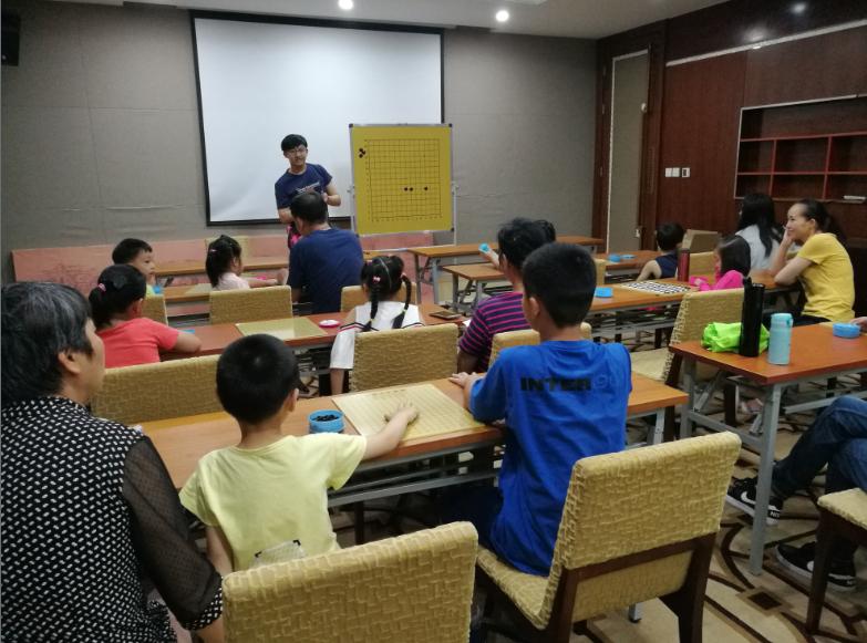 上海市社區(qū)<a href=http://www.wwwyw99966.com target=_blank class=infotextkey>健身</a>俱樂(lè)部