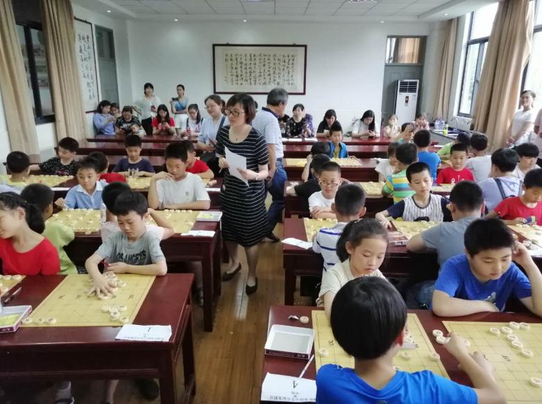 上海市社區(qū)<a href=http://www.wwwyw99966.com target=_blank class=infotextkey>健身</a>俱樂(lè)部