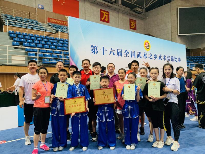 上海市社區(qū)<a href=http://www.wwwyw99966.com target=_blank class=infotextkey>健身</a>俱樂部 上海市社區(qū)<a href=http://www.wwwyw99966.com target=_blank class=infotextkey>健身</a>俱樂部