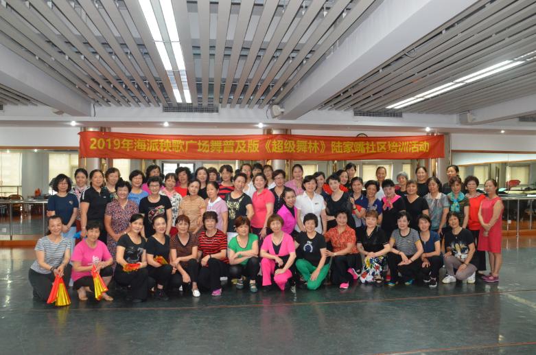 上海市社區(qū)<a href=http://www.wwwyw99966.com target=_blank class=infotextkey>健身</a>俱樂(lè)部 上海市社區(qū)<a href=http://www.wwwyw99966.com target=_blank class=infotextkey>健身</a>俱樂(lè)部