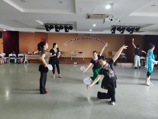 上海市社區(qū)<a href=http://www.wwwyw99966.com target=_blank class=infotextkey>健身</a>俱樂部 上海市社區(qū)<a href=http://www.wwwyw99966.com target=_blank class=infotextkey>健身</a>俱樂部