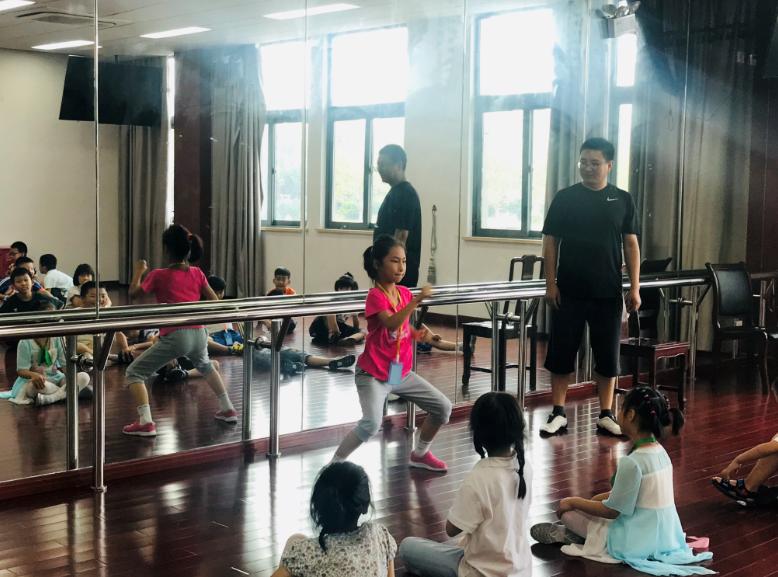 上海市社區(qū)<a href=http://www.wwwyw99966.com target=_blank class=infotextkey>健身</a>俱樂部