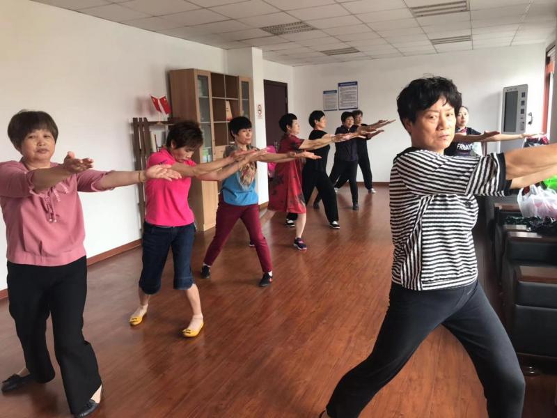 上海市社區(qū)<a href=http://www.wwwyw99966.com target=_blank class=infotextkey>健身</a>俱樂部