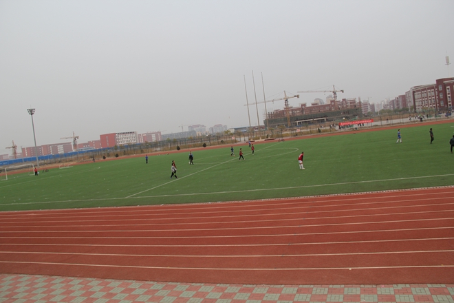 北京交通大學(xué)黃驊分校4*4<a href=http://www.wwwyw99966.com target=_blank class=infotextkey>塑膠跑道</a>工程實(shí)例