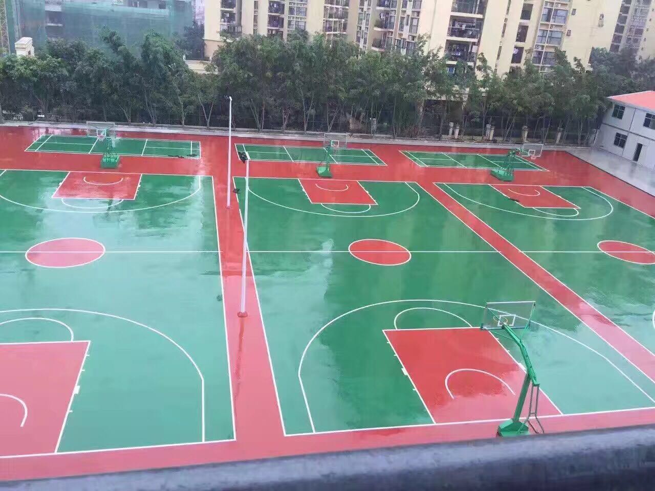 深圳龍崗南芳學(xué)校 <a href=http://www.wwwyw99966.com target=_blank class=infotextkey>硅PU</a>球場