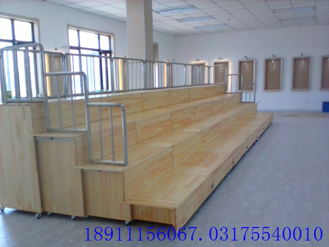 合唱臺、鋁合金，木質合唱臺