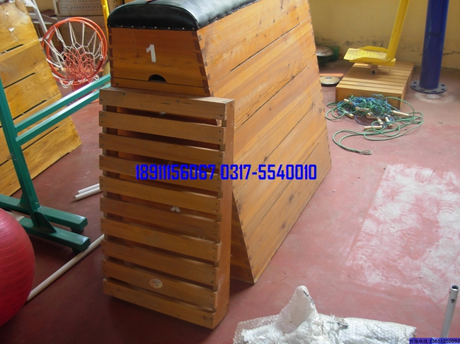 五節(jié)、七節(jié)跳箱