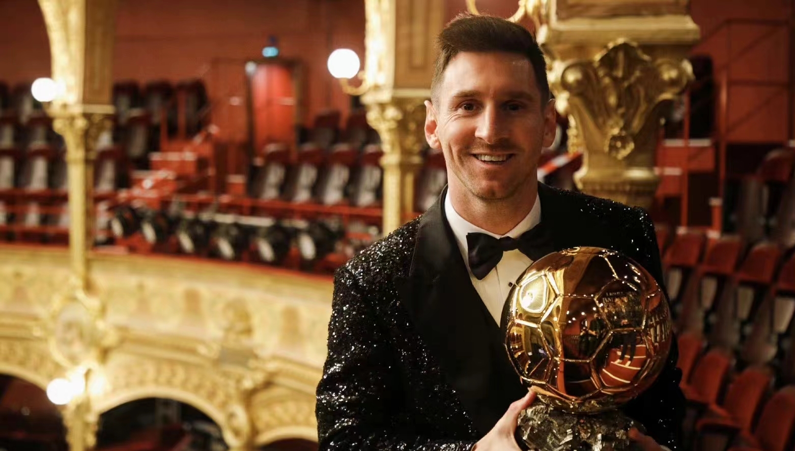 【歐洲足壇奧斯卡】七星連珠！梅西奪得職業(yè)生涯第七座金球獎(jiǎng)