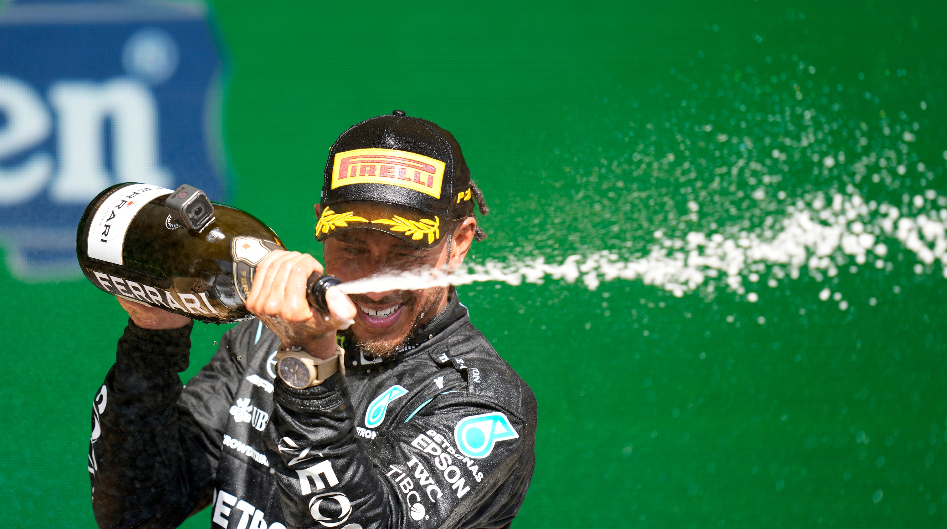 【F1】漢密爾頓大逆轉(zhuǎn) 問鼎F1巴西大獎(jiǎng)賽