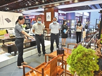 實現(xiàn)銷售收入1.5億元