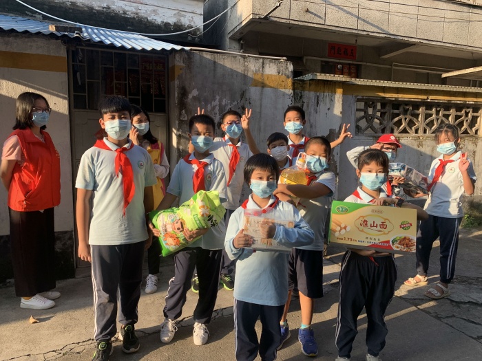 大涌南文小學(xué)舉行“我們的節(jié)日——重陽節(jié)”系列活動(dòng)