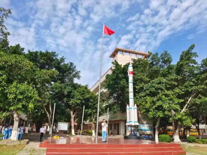 晚舟歸航，為強(qiáng)大的祖國(guó)點(diǎn)贊