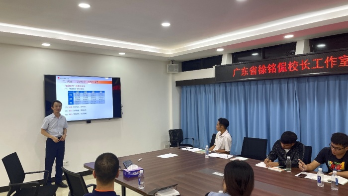 “智趣”育人，深化發(fā)展