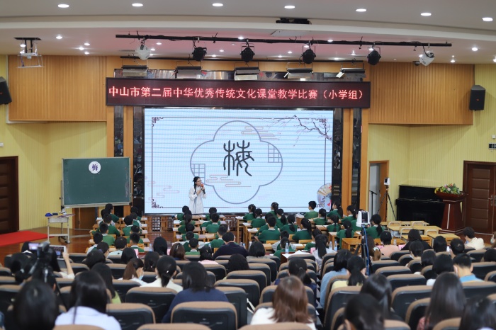 寶劍鋒從磨礪出，梅花香自苦寒來