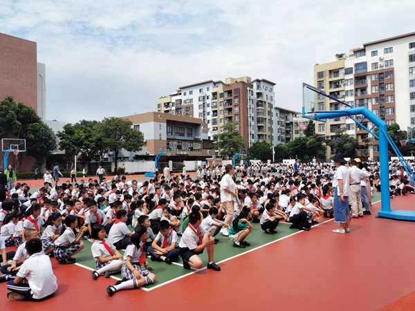 消防疏散常演練，安全意識記心間