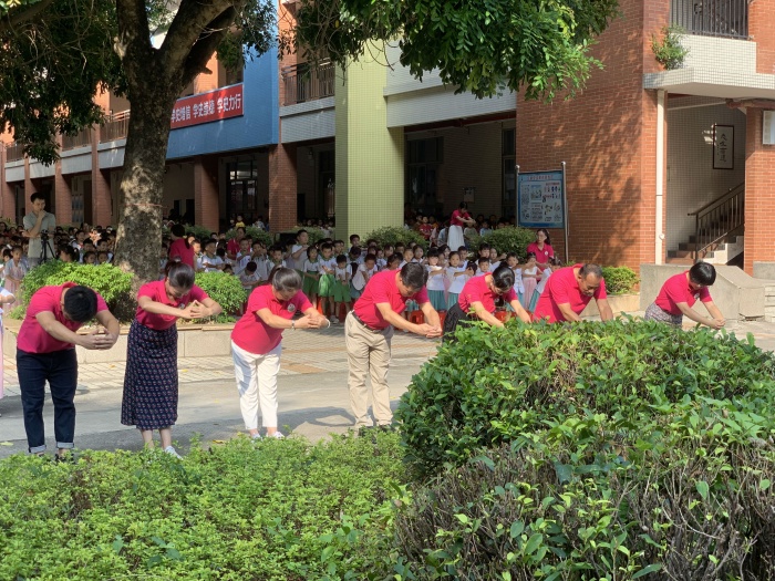 追隨孔子 尊師愛生