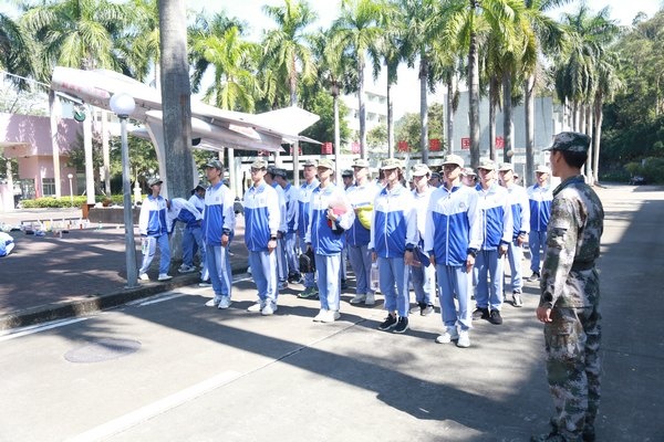 歷經(jīng)一番血淚苦，敢教自我換新顏