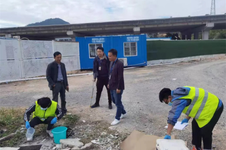 南區(qū)街道：開展專項(xiàng)行動(dòng)，對(duì)違法行為“亮劍”