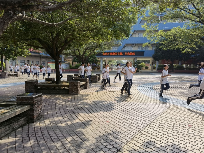 港口中學(xué)開展“紀(jì)念9·18”國(guó)防教育活動(dòng)