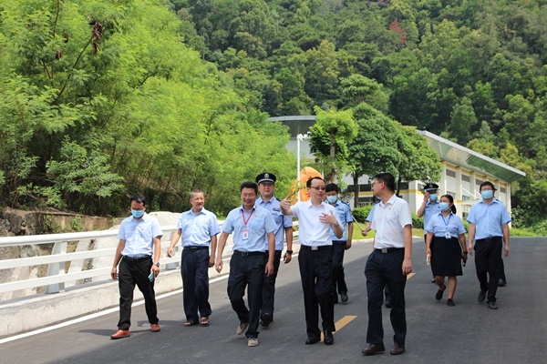 賡續(xù)百年初心，擔(dān)當(dāng)育人使命！中山二中開(kāi)展慶祝教師節(jié)系列活動(dòng)