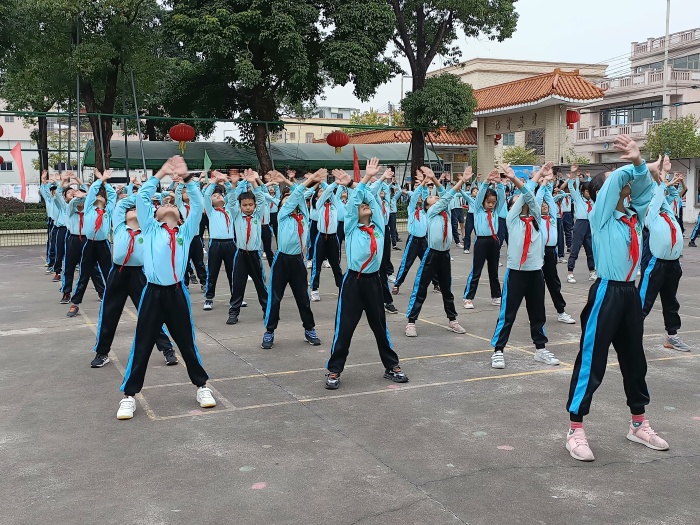 推動體育鍛煉，增強身體素質(zhì)