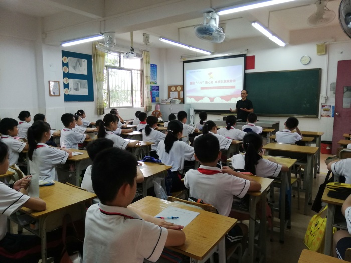 喜迎“八少”提心愿，高舉隊旗跟黨走