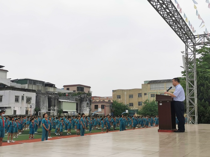 民眾中心小學(xué)校長開講思政第一課