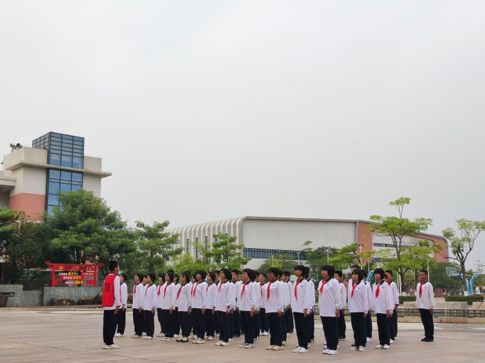 颯爽英姿展風(fēng)采，隊列隊形顯聚力