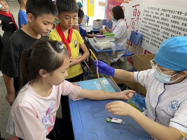 關(guān)愛學(xué)生，健康成長(zhǎng)